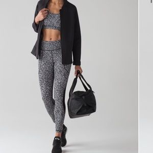 Lululemon Invigorate 7/8 Tight